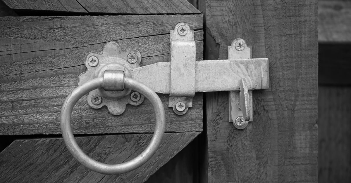 Door Knob Lock vs. Deadbolt: What Actually Secures Your Front Door — Andersonville Chicago Locksmith
