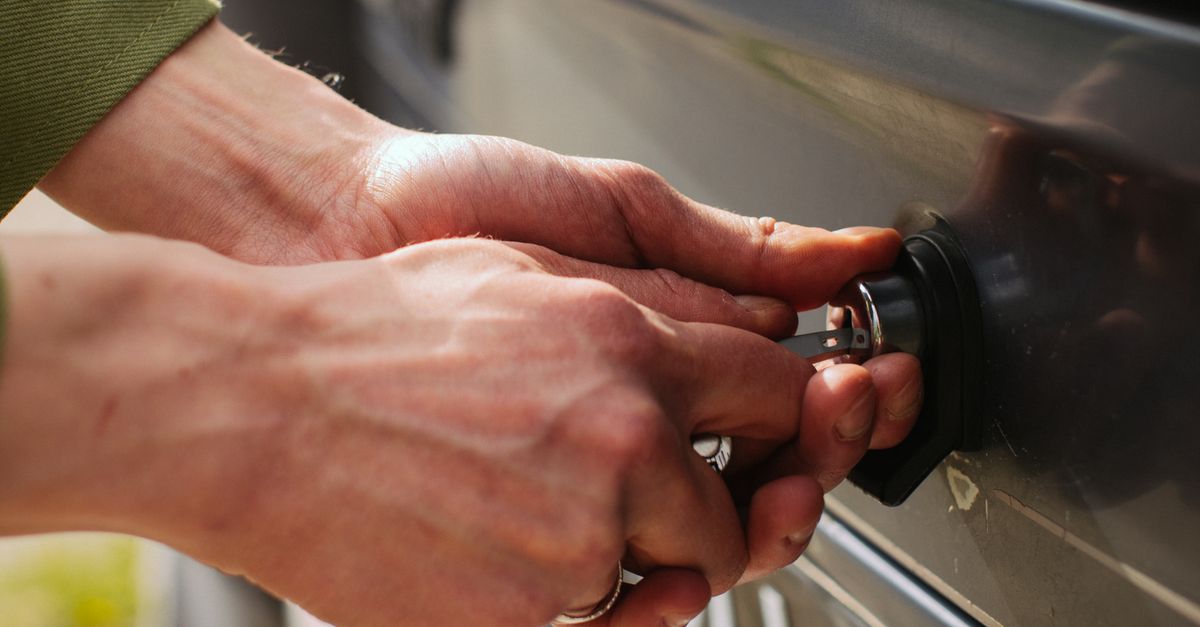How Much Should an Emergency Locksmith Cost After Hours? — Andersonville Chicago Locksmith