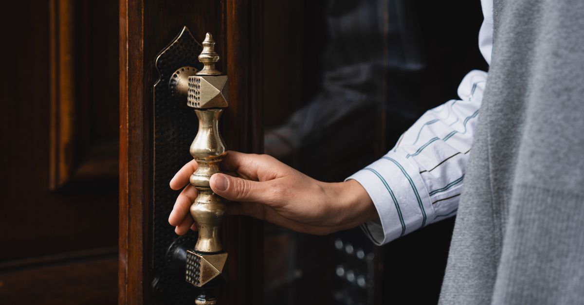 locksmith unlocking front door — Andersonville Chicago Locksmith