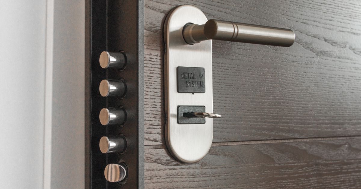 locksmith uniform professional — Andersonville Chicago Locksmith