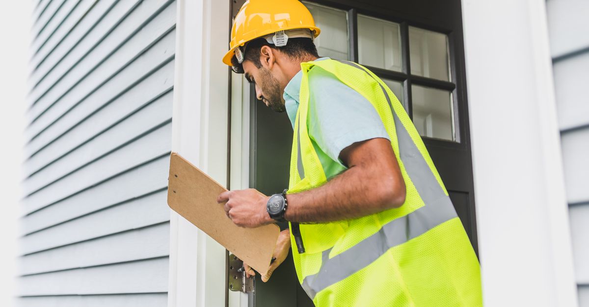 locksmith hands door — Andersonville Chicago Locksmith